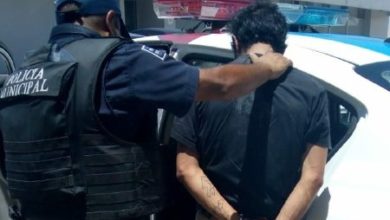 Photo of Policía detiene a 2 sujetos por robo de camioneta