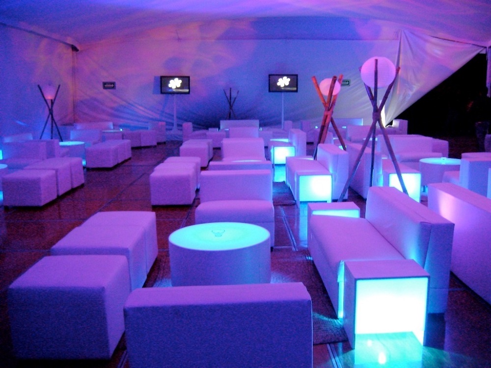 Piden prórroga para pago de licencias dueños de antros en Querétaro