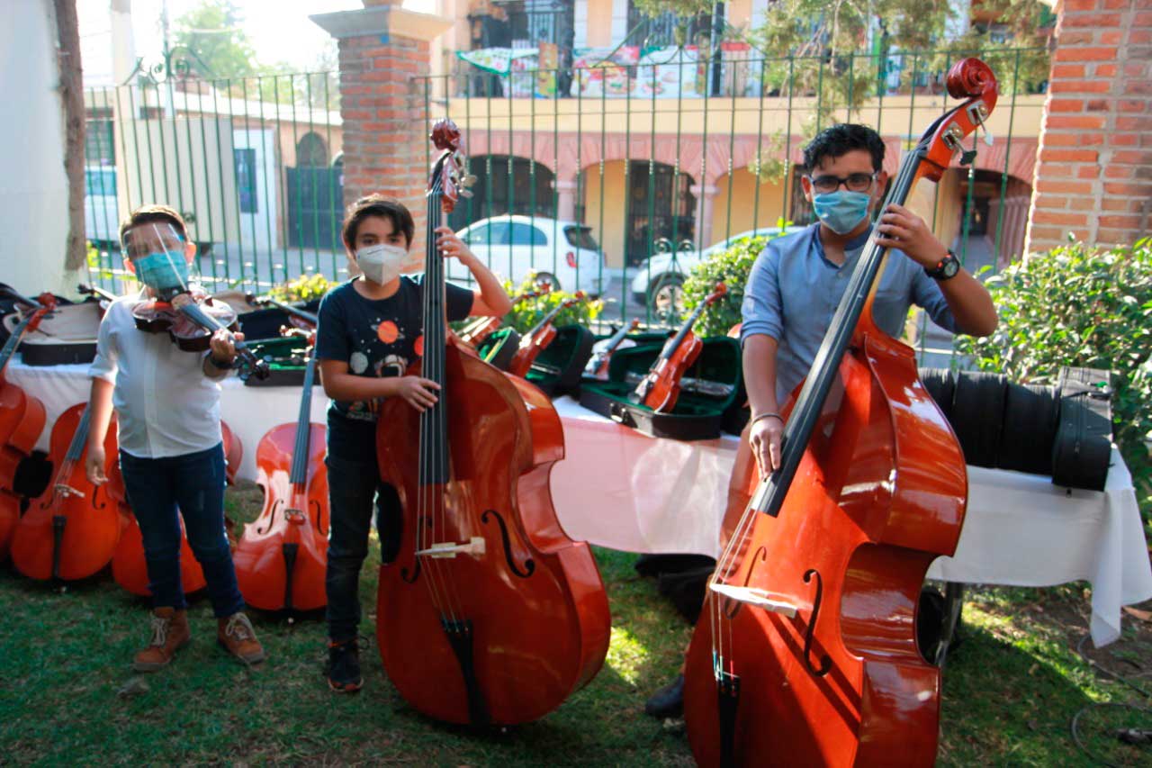 SECULT entregó instrumentos musicales en Tequisquiapan Amanecer Querétaro