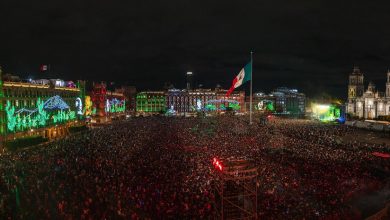 Photo of “¡Muera la corrupción, el clasismo y racismo!”: AMLO en Grito de Independencia