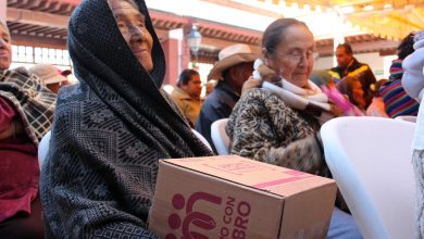 Photo of Raúl Orihuela entrega apoyos alimentarios a adultos mayores
