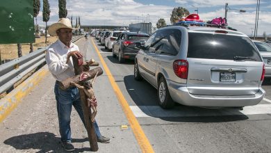 Photo of Covid-19 no detiene a familias; miles cruzan casetas de Querétaro