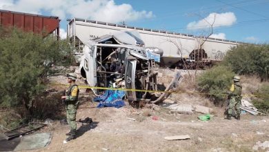 Photo of Tren embistió autobús en Querétaro; hay muertos